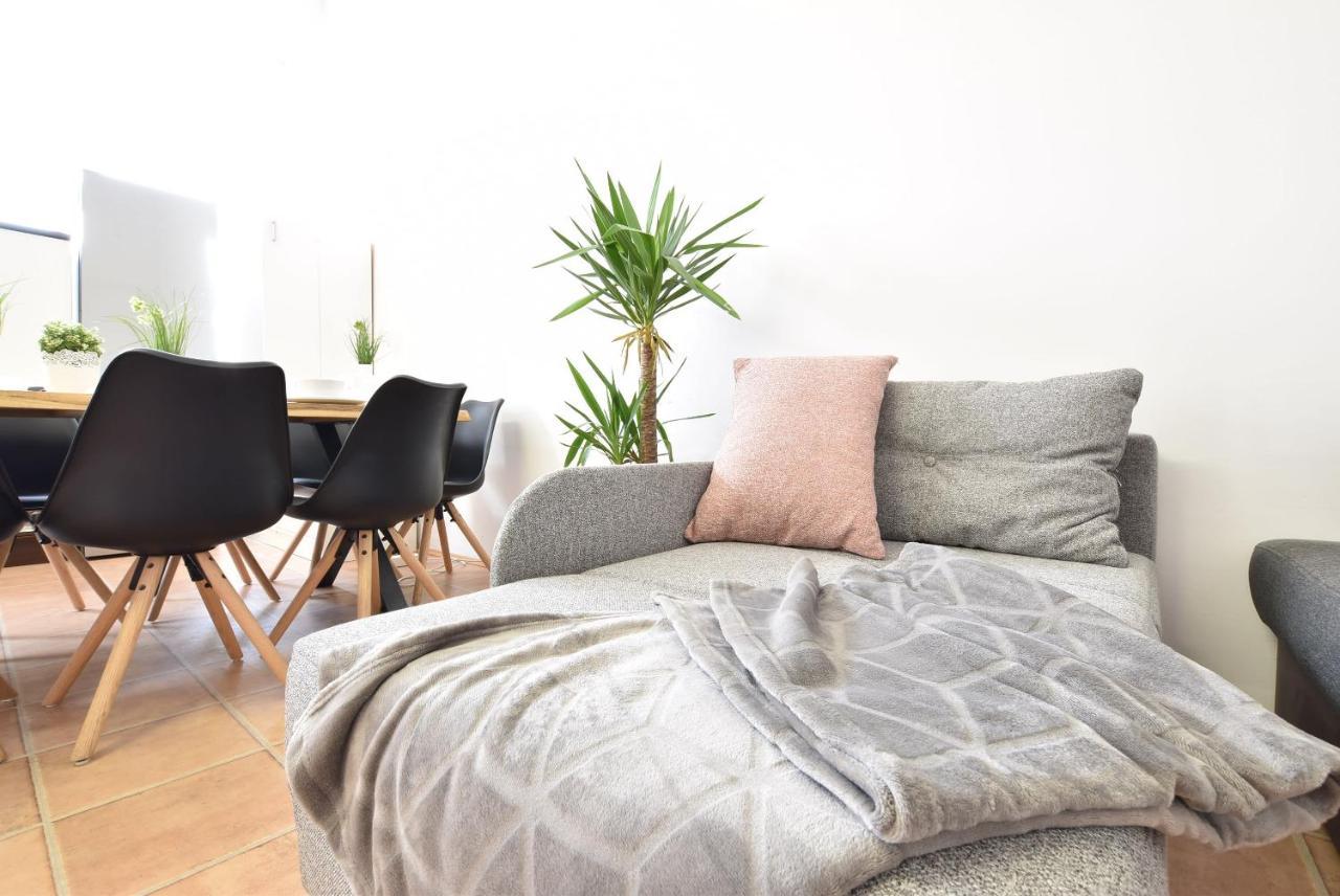 Riesiges Zentrales Apartment Mit Parkplatz Innsbruck Exterior foto